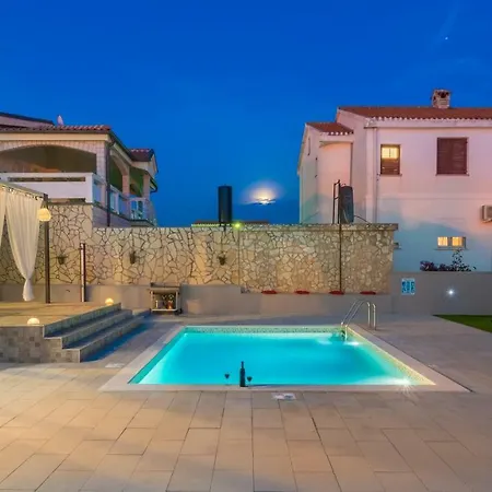 Villa Laura With Heated Pool *